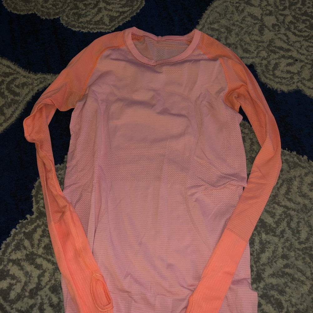 Lululemon Swiftly Tech top.